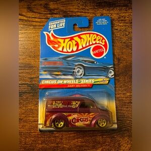 Vintage 1999 Hot Wheels Circus on Wheels Series Dairy Delivery Diecast Car
